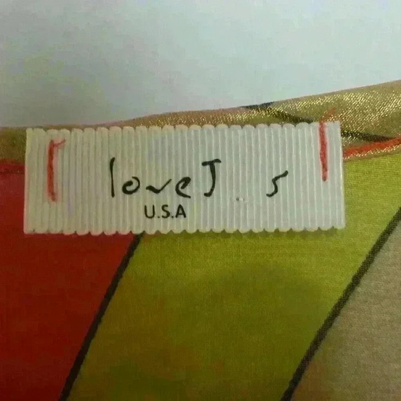 Colorful abstract art to wear design shimmery top - Picture 5 of 5